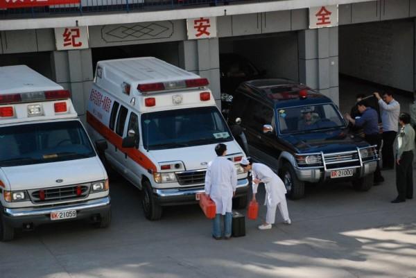 洛扎县救护车转院